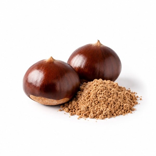 Twee kastanjes met hoopje poeder
